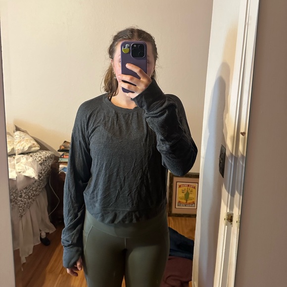 ZELLA GREEN ATHLEISURE SWEATER — KIDS SIZE 14/16 FITS LIKE A WOMENS SMALL - Picture 4 of 7